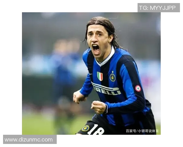 足球巨星亲笔签名珍藏品揭晓 球迷心中的独特珍宝与荣耀